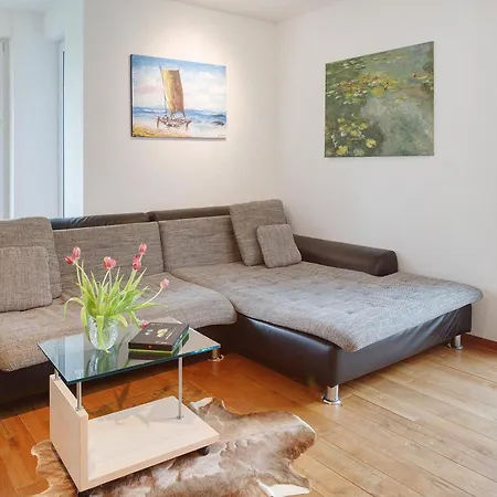 Modernes 5 Schlafzimmer Haus Mit T 別荘 フライブルク